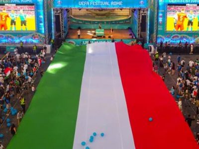 E’ la domenica dell’Italia sportiva, con tennis e calcio