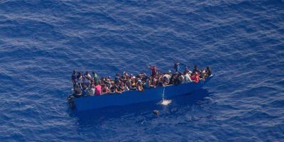 Lampedusa, 1.192 migranti nell’hotspot da...