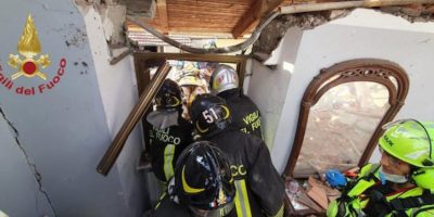 Crollo palazzina a Torino: un bimbo è morto e l...