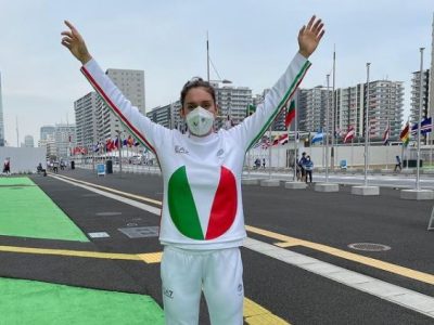 Strordinaria Carlotta Gilli : 5 medaglie e 2 record nel nuoto