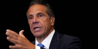 Il presidente Biden invita Andrew Cuomo alle di...
