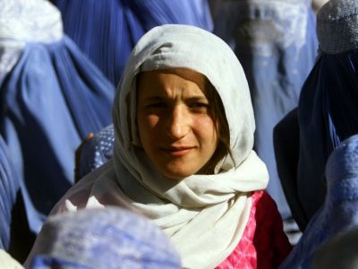 Afghanistan, le donne vanno in piazza con cartelli e idee chiare