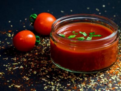 La passata di pomodoro: un pezzo d’estate da assaporare tutto l’anno