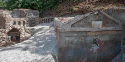 Pompei scoperta tomba misteriosa e unica