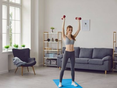 Allenarsi a casa: rischi e benefici di farlo tra le mura domestiche