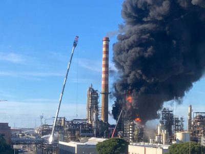 Livorno: esplosione raffineria Eni, tanta paura e nessun ferito