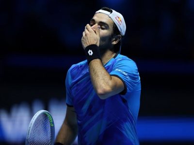Atp Finals, Berrettini alza bandiera bianca. Stasera l’esordio di Sinner
