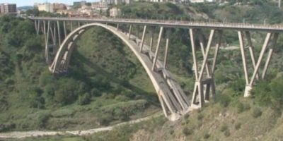 Catanzaro, sequestrato il ponte Morandi e la ga...