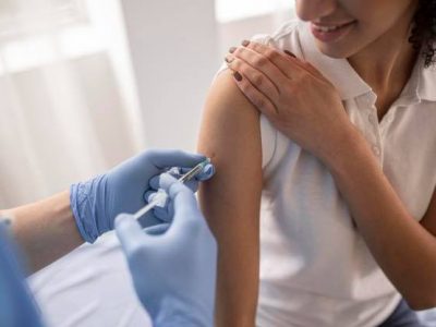 Vaccini, Speranza: “Dal 1° dicembre terza dose ai 40-60enni”