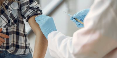 Vaccini, terze dosi a ritmo spedito: oltre 2 mi...