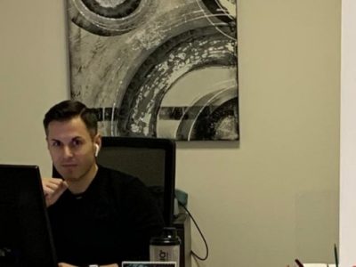 Auguri direttore, altri 100 anni e altrettanti quotidiani da dirigere