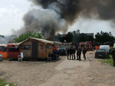 Foggia, morti due bimbi per un incendio in un campo Rom a Stornara