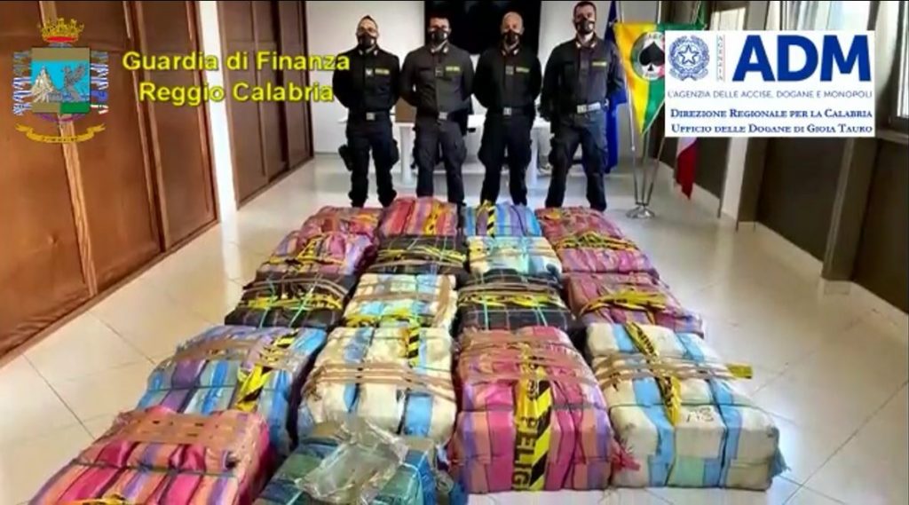 Porto di Gioia Tauro: sequestrate oltre 3 tonnellate di cocaina purissima