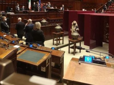 Elezioni Quirinale, ennesima fumata nera: 441 astenuti e 261 schede bianche