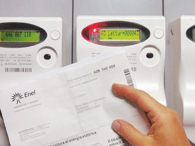 Energia giù del 10%, è la prima volta in 18 mesi