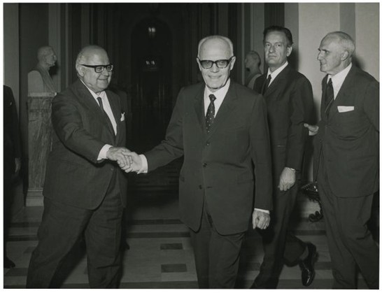 Cerimonia del Ventaglio (1969) da sinistra Guido Gonella, Sandro Pertini, Benigno Zaccagnini e Roberto Lucifredi (Wikipedia)
