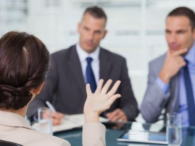 La donna ai colloqui di lavoro e le domande discriminatorie