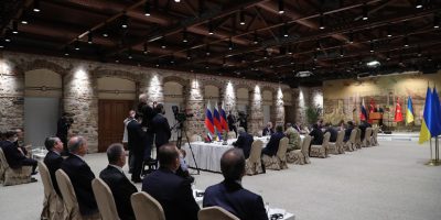 Istanbul, speranze di pace, Russia riduce attiv...