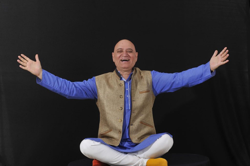  Madan Katari, ideatore dello Yoga della risata