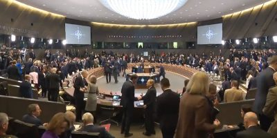 Ucraina, via al vertice Nato. Johnson: “R...