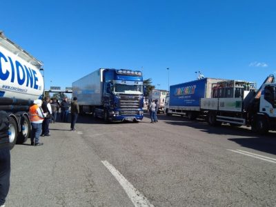 Caro carburante, da lunedì 14 marzo sciopero degli autotrasportatori
