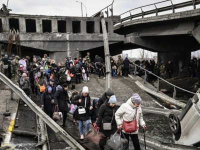 Ucraina, Mosca annuncia il cessate il fuoco per i corridoi umanitari