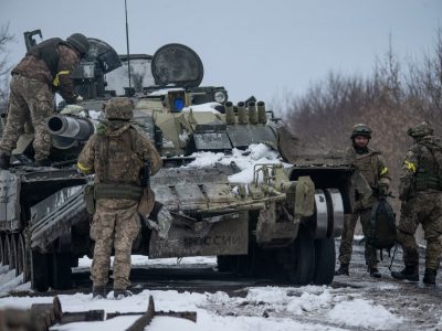 Ucraina, nella notte di Kiev risuonano ancora le sirene antiaeree