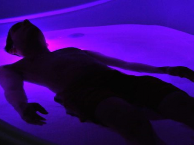 L’esperienza della deprivazione sensoriale con il Floating