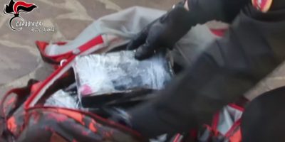 Intercettato corriere che trasportava oltre 80 chili di cocaina in auto