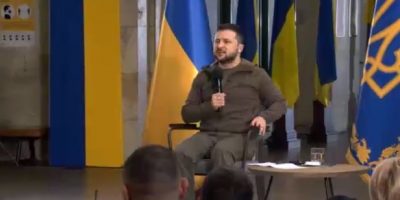 Zelensky parla nella metropolitana di Kiev: ...