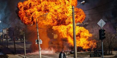 Zelensky rimuove due generali. Attacco a deposi...