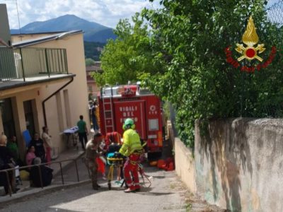 Tragedia a L’Aquila, auto nel giardino di un asilo, un bimbo morto