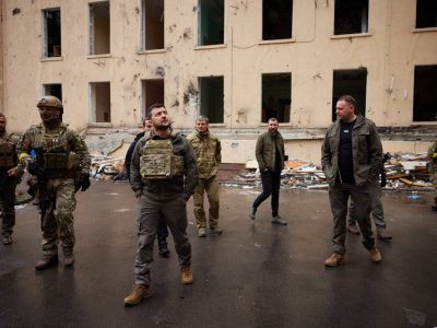 Ucraina, Zelensky a Kharkiv. Domani Erdogan sente Putin.