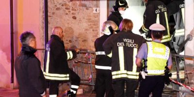 Crolla il pavimento in una palazzina nel Modenese: 6 feriti tra cui 2 bimbi