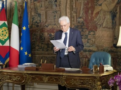 Omofobia, Mattarella: “Educare alla cultura della non discriminazione”
