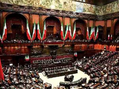 Tensioni nella maggioranza mentre Draghi prepara l’ incontro con Biden