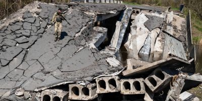 Ucraina, ergastolo al soldato bambino russo per...