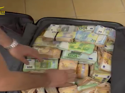 Due coniugi nascondevano in un caveau segreto un tesoro da 5 milioni di euro