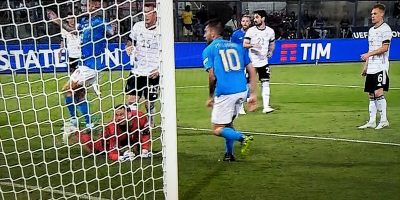 L’Italia dei giovani diverte e blocca la ...