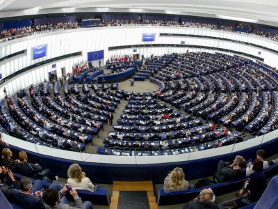 Salario minimo, accordo raggiunto in Ue: fissati i criteri ma non l’obbligo