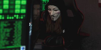 Spiavano le persone violando le telecamere di s...