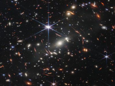 Biden svela la prima foto scattata dal telescopio spaziale James Webb