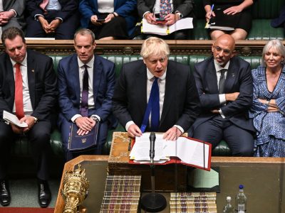 Governo GB, Boris Johnson sempre più solo: si dimettono altri 4 ministri