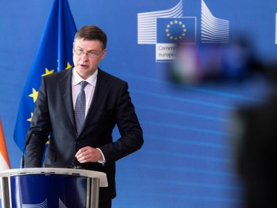 L’Ue approva il prestito da un miliardo di euro all’Ucraina