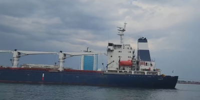 Ucraina, la prima nave carica di cereali è appr...