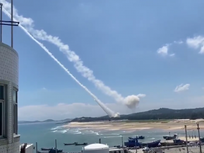 Cina, esercitazioni militari vicino Taiwan: lanciati missili balistici