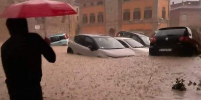 Maltempo, alluvione nelle Marche: 9 morti, 4 di...