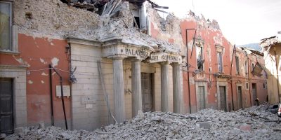 Terremoto dell’Aquila, sentenza shock: &#...