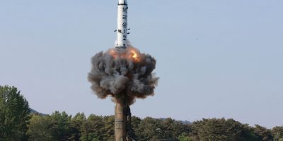 Corea del Nord, lanciato missile balistico che ...