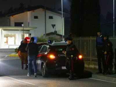 Roncadelle, padre barricato in casa col figlio di 4 anni: ha aperto ai carabinieri